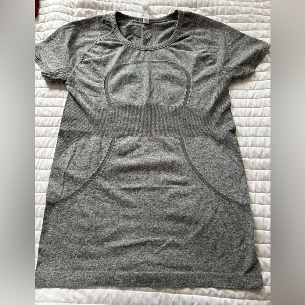 Gray lululemon swiftly tech short sleeve 2.0